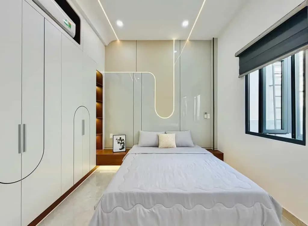 Main-Bán nhà 39m2 , hẻm xe hơi  2tỷ800 đường Hoà Hưng P13 Quận 10 , Sổ hồng riêng-1