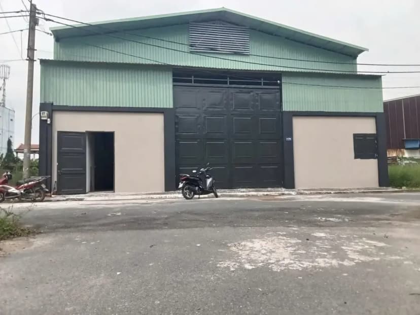Cho thuê kho 300m2 (15x20) 1/ Trần Đại Nghĩa chỉ 100m, đường xe tải, Lê Minh Xuân BC