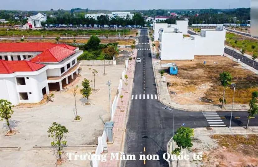 Xây 1 trệt 2 lầu 75m2, gần KCN. Giá từ 1 tỷ 480, sổ riêng sẵn với hơn 39 tiện ích