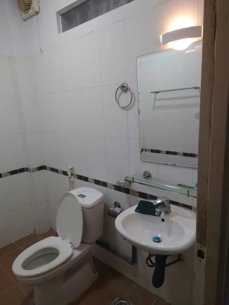 Main-Nhà cho thuê nguyên căn.Diện tích 4x23-0