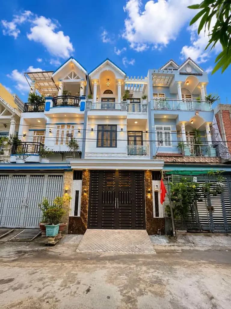Bán nhà KDC Đại Hải, Bà Điểm. Mặt tiền đường chính, 5x18m 3 tầng, 5PN, giá 6,3 Tỷ
