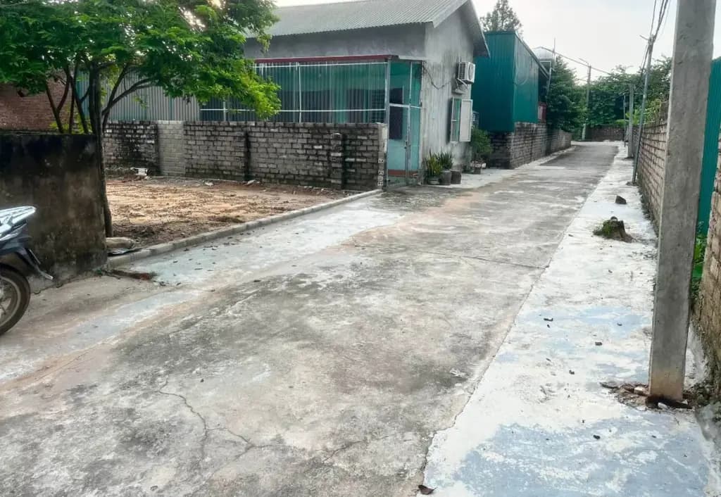 Main-Bán Đất 100m2 có sẵn 100 m2 thổ cư giá 1.6 tỷ tại Phường Xuân Khanh Thị xã Sơn Tây Hà Nội-0