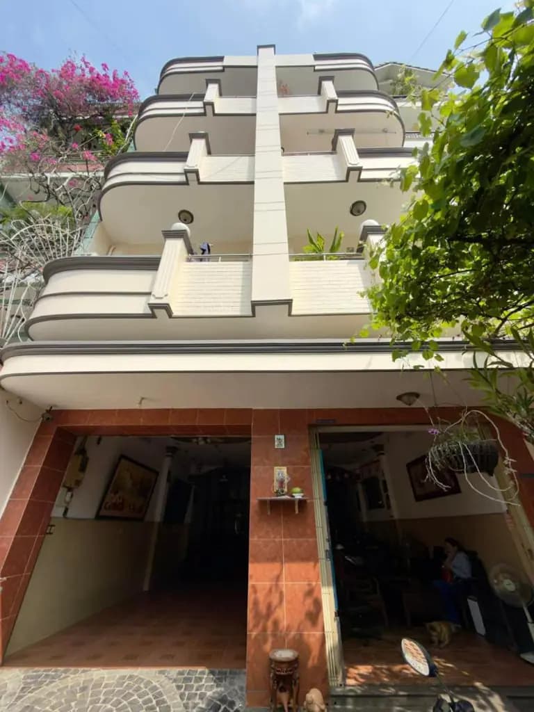 Bán gấp! nhà 5 tầng ngay sân bay, 183m2, ngang 7m, sổ vuông. sẵn 18 chdv cho thuê. pháp lý chuẩn.