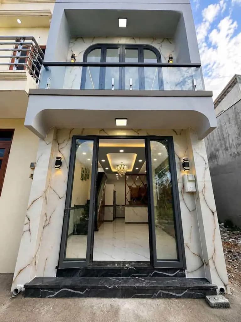 Bán nhà đẹp Bà Điểm, 4x10m 2 tầng, đường xe tải gần Nguyễn Thị Huê, giá 3,85 Tỷ