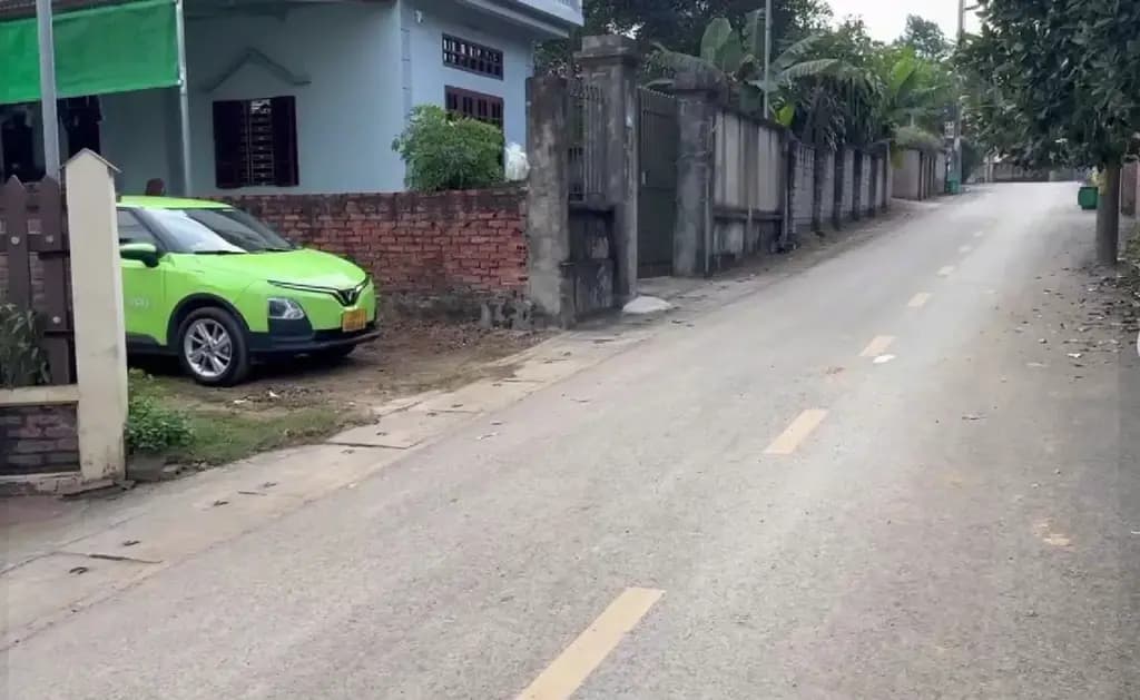 Main-Bán Đất 100m2 có sẵn 100 m2 thổ cư giá 2 tỷ tại - Chọn - Phường Sơn Tây Hà Nội-1