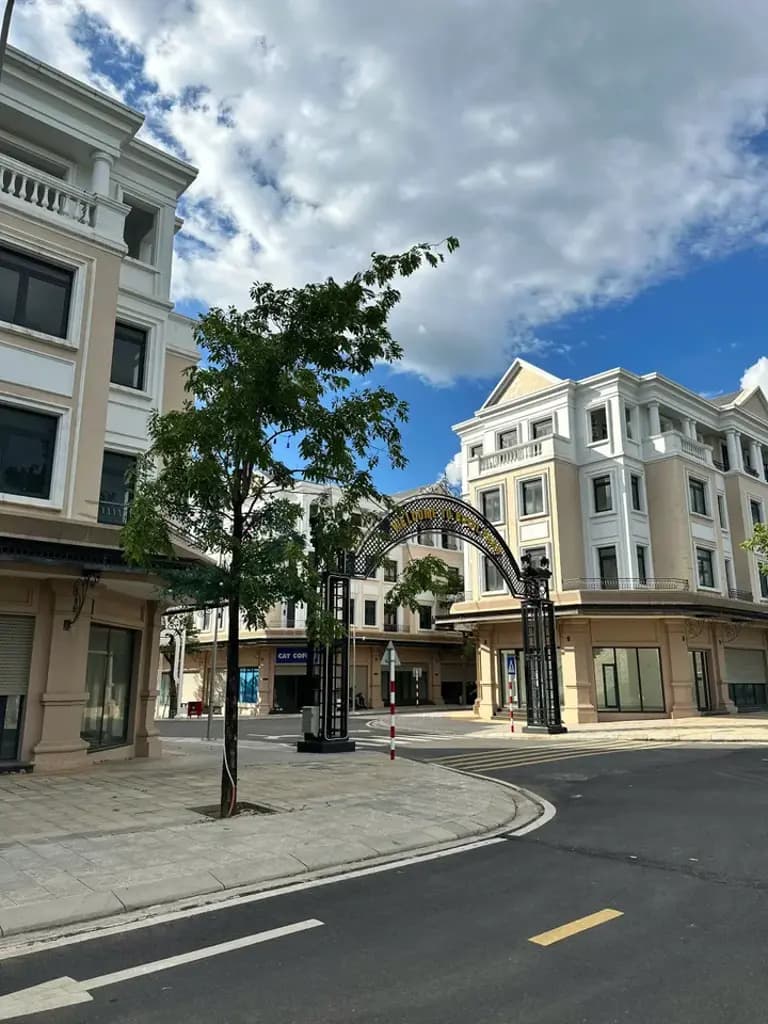 Main-CHO THUÊ SHOPHOUSE MẶT TIỀN TRƯƠNG CÔNG KỈNH- VINCOM ĐÔNG HÀ GIÁ SIÊU ƯU ĐÃI 🔥-1