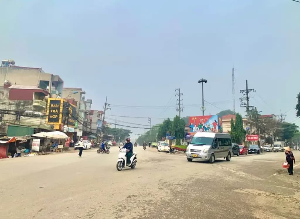 Main-Bán Đất 100m2 có sẵn 100 m2 thổ cư giá 2 tỷ tại - Chọn - Phường Sơn Tây Hà Nội-2