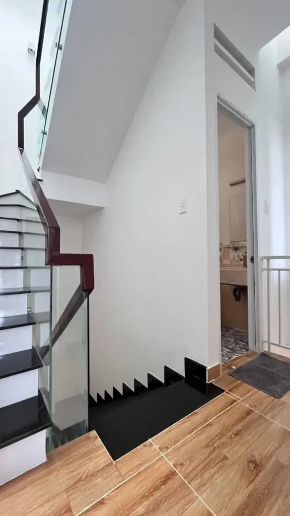 Main-Bán nhà mới 5 tầng đã có nội thất kế chợ phạm văn hai , giá 7 tỷ tl-4