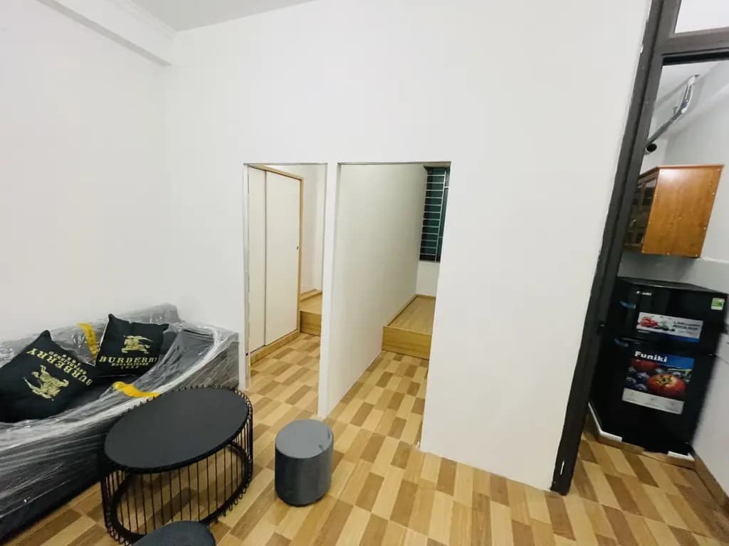Main-Cho Thuê Căn 2PN 1PK giá rẻ 7tr cực đẹp Ngõ 124 Hoàng Ngân-0