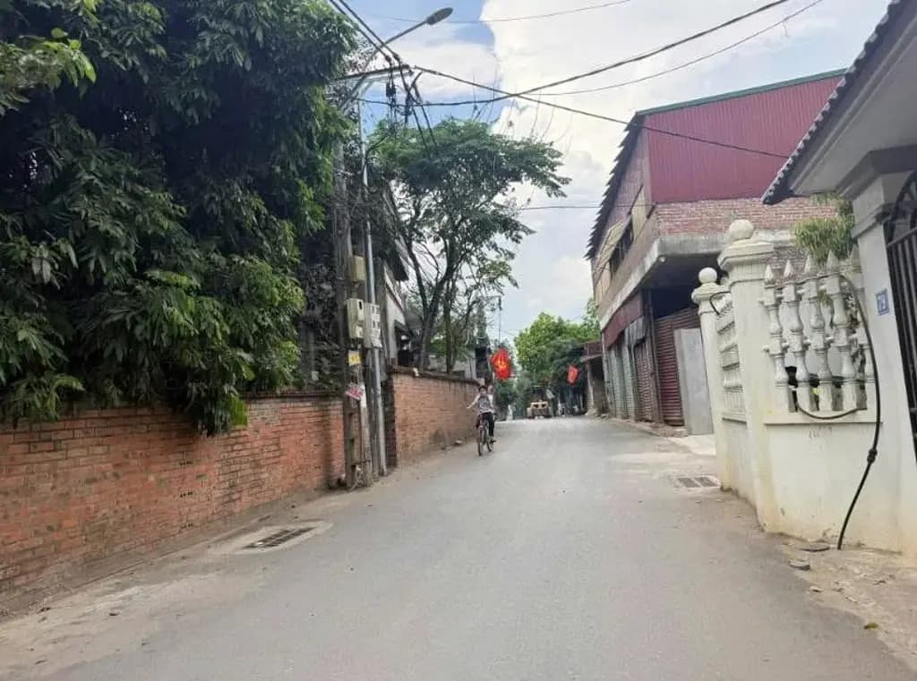 Main-Bán Đất 100m2 có sẵn 100 m2 thổ cư giá 2 tỷ tại Xã Phú Cát Huyện Quốc Oai Hà Nội-1