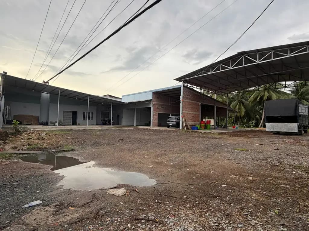 Main-Cho thuê Kho, nhà xưởng 2200m2 giá 35 triệu mặt tiền đường xe container tại Châu Thành Bến Tre-0