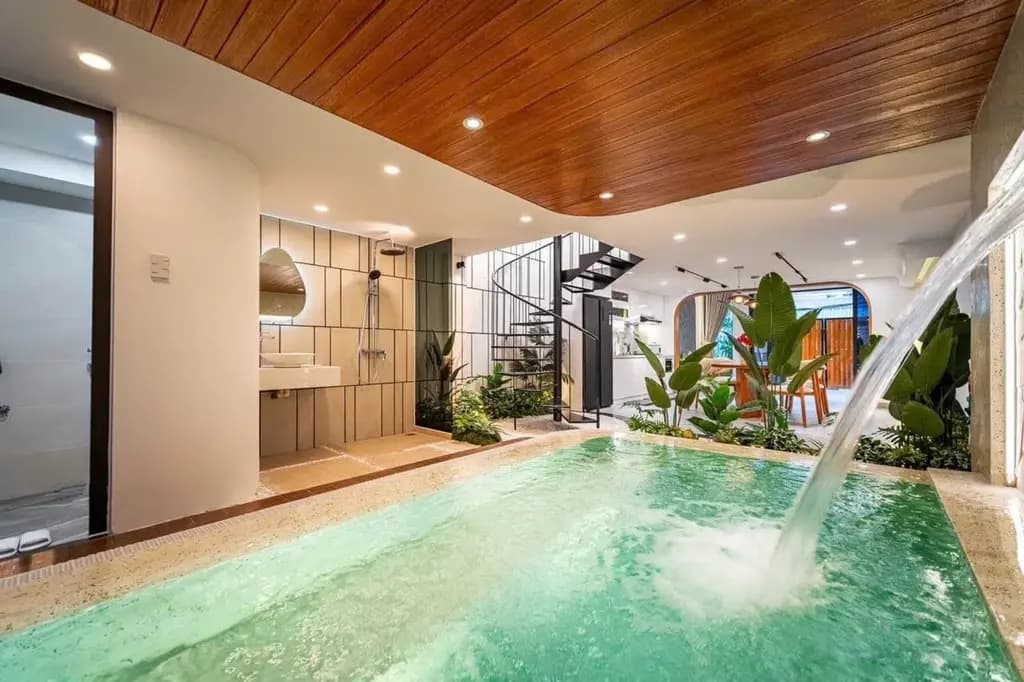 Main-Homestay Ven Biển Mân Thái TP Đà Nẵng , Có Hồ Bơi đẹp , Vị Trí Mặt Tiền , Homestay Mới , chủ vận hành 103tr / tháng 8 Doanh thu Booking . Giá nhỉnh 12tỷ 8 . LH Ms Dung Chị Mập Bán Nhà 0987.631.499-2