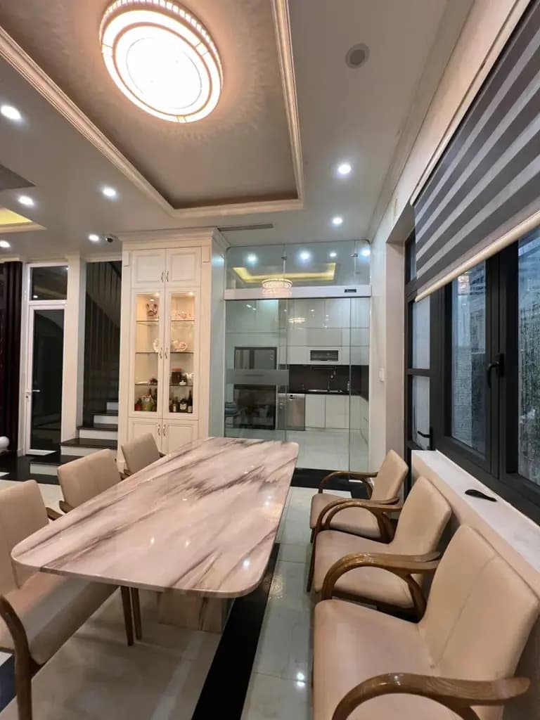 Main-VH190. Cho thuê nguyên căn tại Vinhomes Imperial Cực Đẹp-1