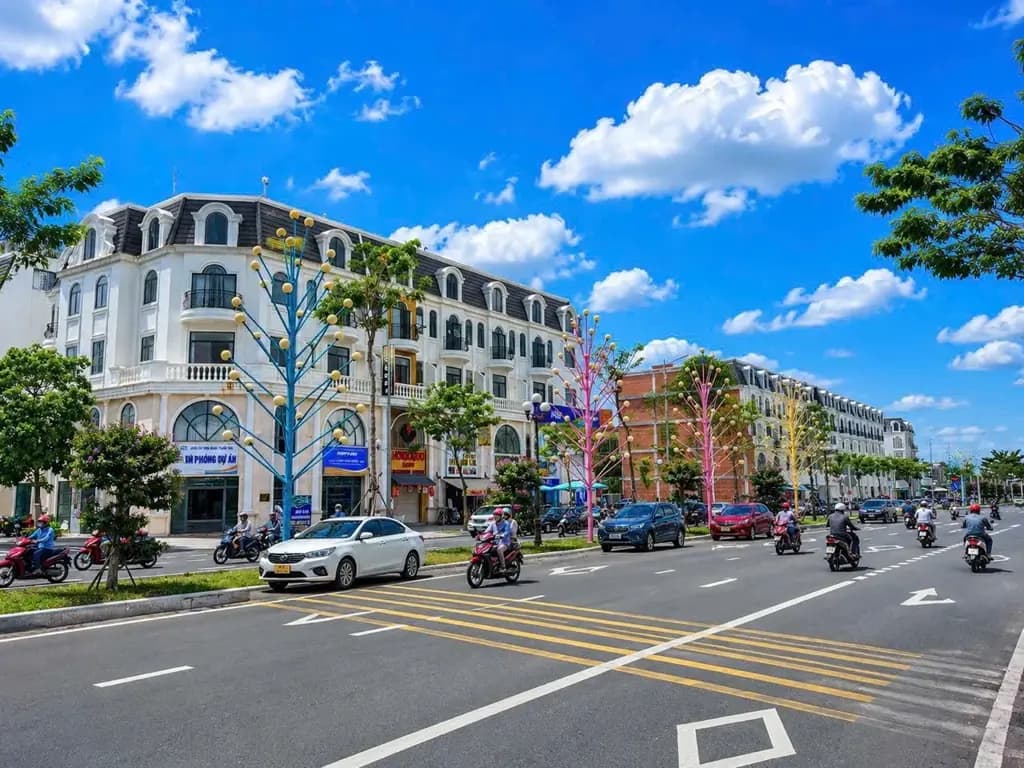 Main-Cho thuê Nhà mặt tiền đại lộ đông tây đã hoàn thiện vào là sử dụng ngay - giá 30 triệu-0