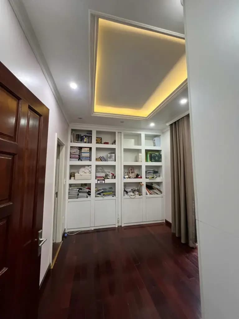 Main-VH190. Cho thuê nguyên căn tại Vinhomes Imperial Cực Đẹp-2