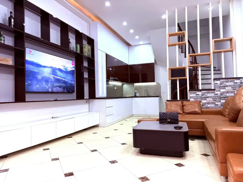 Main-CHÍNH CHỦ CHO THUÊ NHÀ NGUYÊN CĂN LẠC TRUNG - HAI BÀ TRƯNG, 37M² X 5 TẦNG, 3 NGỦ, Ở NGAY.-0