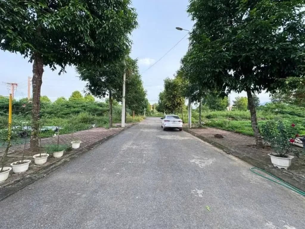 Main-Bán Đất 100m2 có sẵn 100 m2 thổ cư giá 1.78 tỷ tại Phường Xuân Khanh Thị xã Sơn Tây Hà Nội-0