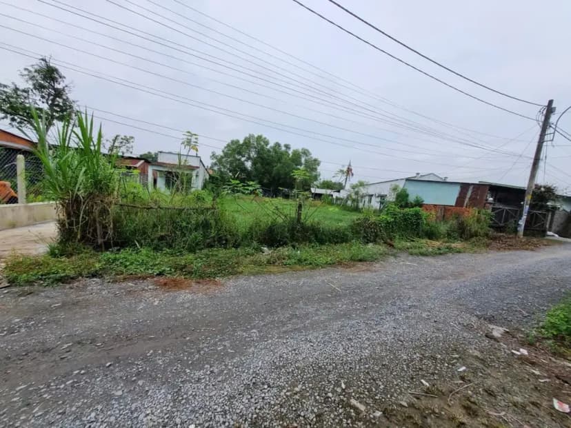 Bán Đất 1011m2 có sẵn 300 m2 thổ cư giá 4 tỷ tại Đường Kênh Đông Xã Phước Hiệp Huyện Củ Chi TP. Hồ Chí Minh
