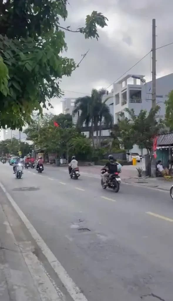Bán Nhà MT 427 Trần Xuân Soạn . 4x16m 1 lầu , vị trí vàng KDBB. Gía cho đầu tư 9,8 tỷ