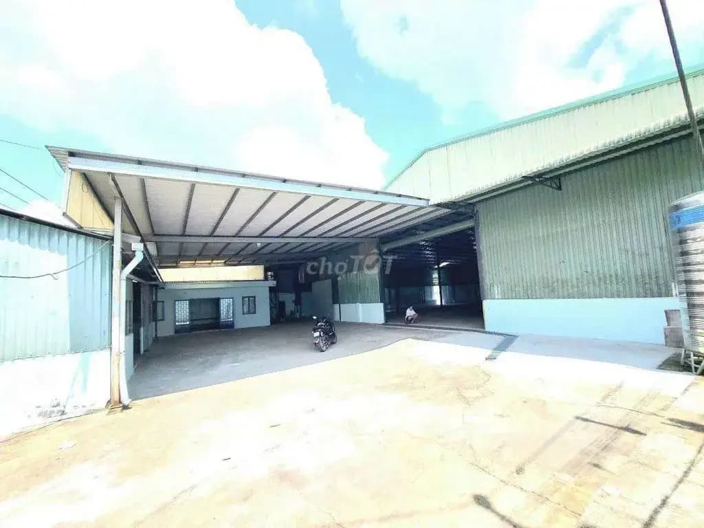 Main-Cho thuê kho xưởng 1100m2.Đường xe tải,Thuận giao mới.Thuận An,BD-1