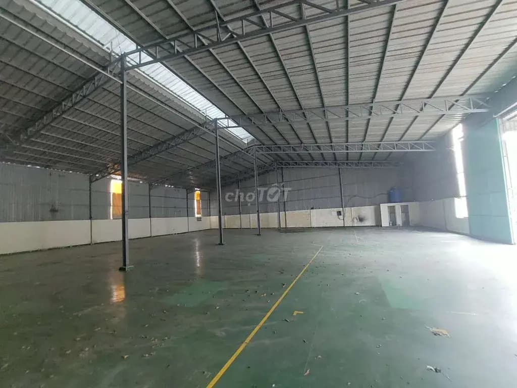 Main-Cho thuê xưởng 1000m2.Nến sơn epoxy,Đường xe tải 10 tấn.Thuận An,BD-1