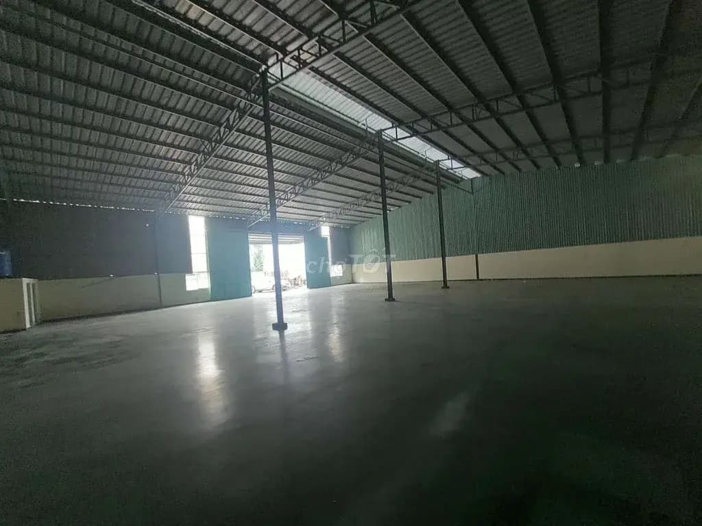 Main-Cho thuê xưởng 1000m2.Nến sơn epoxy,Đường xe tải 10 tấn.Thuận An,BD-2