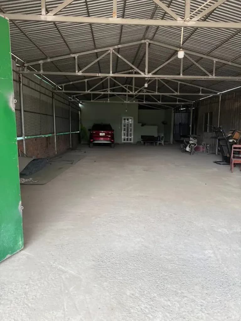 Cho thuê kho xưởng 400m2 mặt tiền đường xe container tại Bến Tre