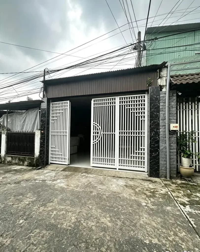 Main-Gia đình bán căn nhà ngay chợ Thánh Tâm sổ riêng thổ cư giá rẻ-4