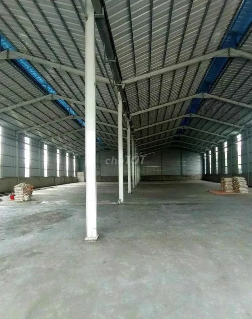Xưởng gần Sài Gòn 1800m Đường Lớn xe cont