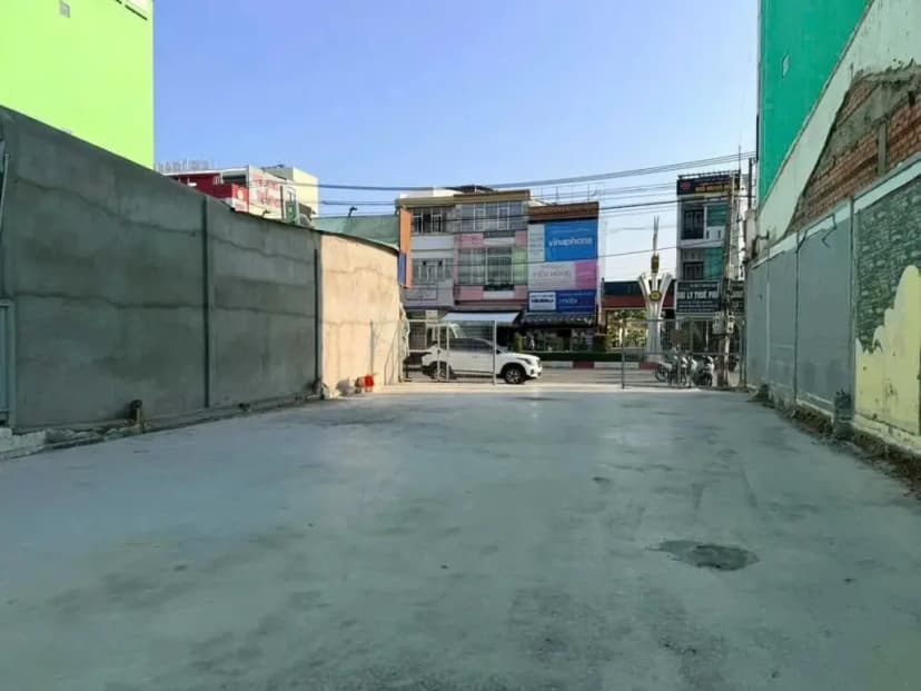 Mặt tiền nguyễn hữu thọ ngan 10,58m trung tâm thị trấn bến lức tổng diện tích 262m2 ngộp ( rẻ nhất chục đường hiện tại )
