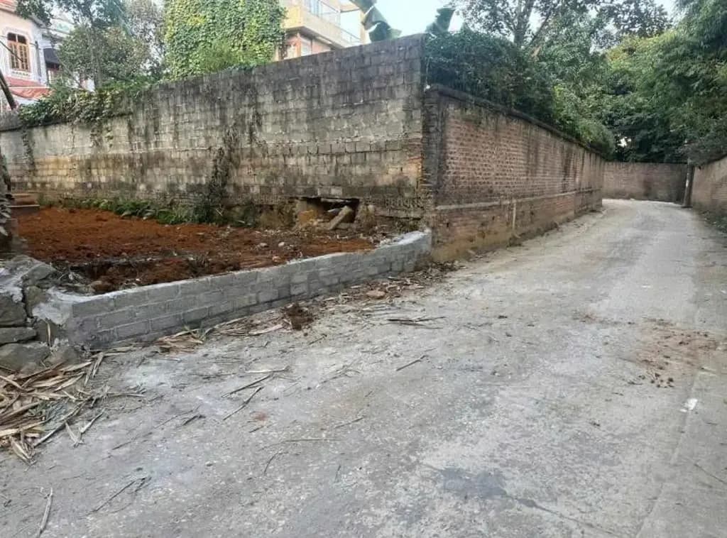 Main-Bán Đất 100m2 có sẵn 100 m2 thổ cư giá 2 tỷ tại Xã Phú Cát Huyện Quốc Oai Hà Nội-0