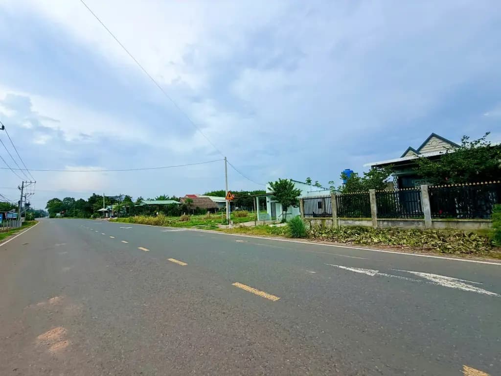 Main-CẦN TIỀN BÁN GẤP 1020M2 ĐẤT SỔ RIÊNG NGAY KCN GẦN CHỢ DÂN ĐÔNG. GIÁ 430TR-1