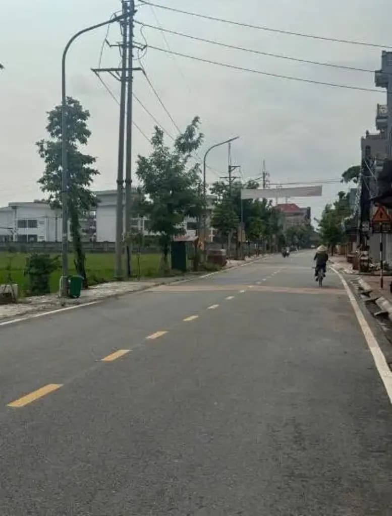 Main-Bán Đất 100m2 có sẵn 100 m2 thổ cư giá 1.6 tỷ tại Phường Xuân Khanh Thị xã Sơn Tây Hà Nội-0