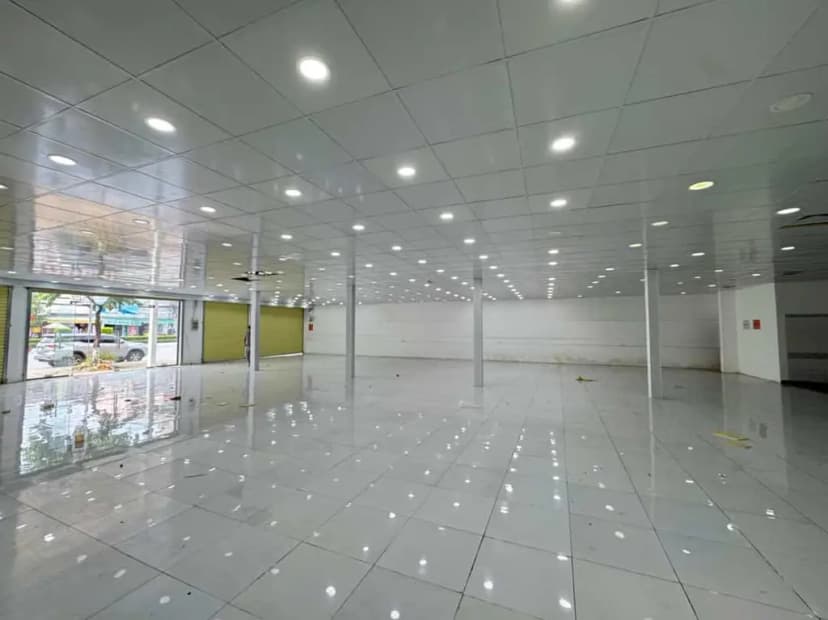 CHO THUÊ MẶT BẰNG KINH DOANH - MẶT TIỀN NGANG 25M ĐƯỜNG NGUYỄN VĂN CỪ CẦN THƠ