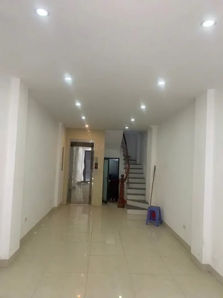 Cho thuê nhà riêng, Ngõ 92, Đào Tấn, 25 triệu, 36 m2, 5PN, 5WC, 5 tầng, giá Chỉ 25tr có thương lượng tốt.