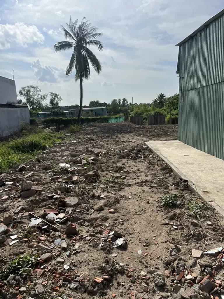 Main-Bán nền đất mặt tiền đường 833B. Dt 140m2. Giá 3.3 tỷ. Và nha dt 376m2 giá 2,3 tỷ. Ấp Chánh, Xã Long Hiệp, Bến Lức Long An-2
