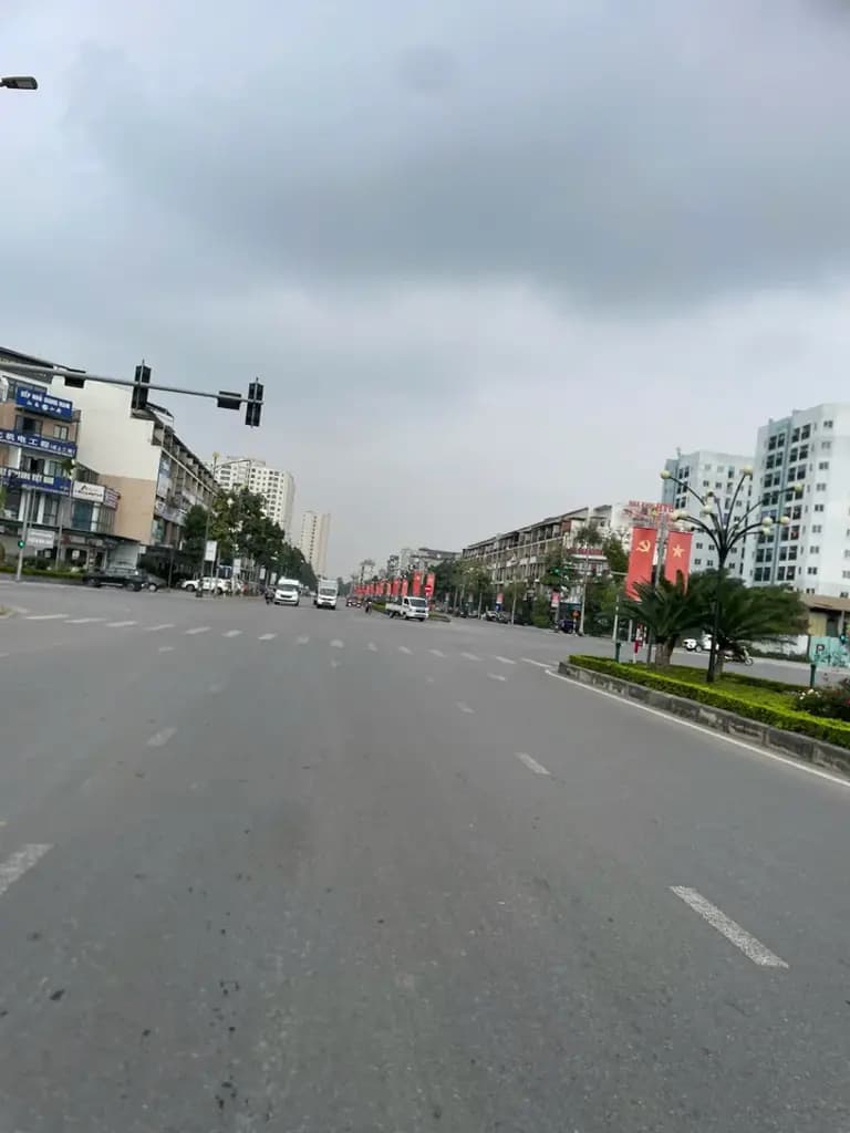 Bán đất khả lễ 2 mặt đường nguyễn hoàng nghị. Cạnh trường quốc tế kinh bắc. Diện tích 80m mặt tiền 4m hướng tây bắc. Phường võ cường tỉnh bắc ninh
