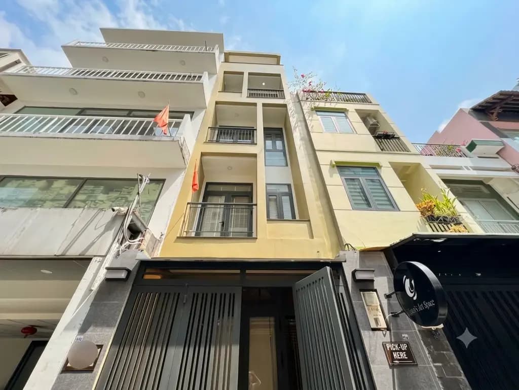 Main-Bán Nhà 53m2- 5 lầu- giá 9.29 tỷ ngay hẻm ô tô thông Đường Huỳnh Văn Bánh-0