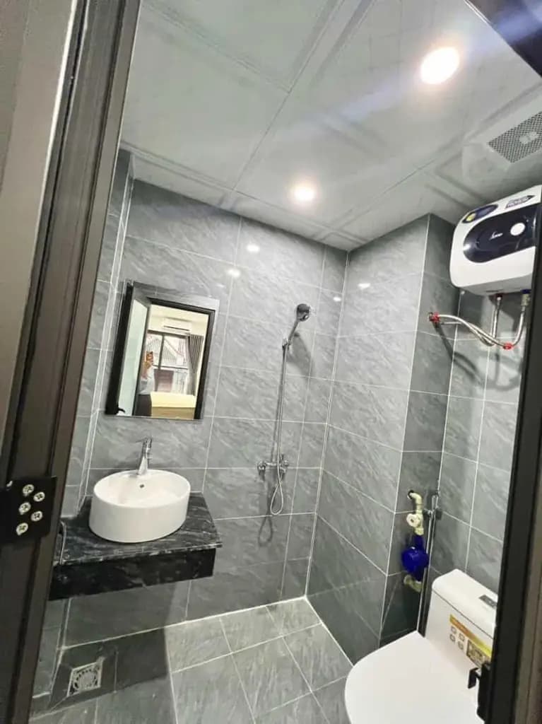 Main-Bán tòa nhà căn hộ dịch vụ cho thuê mặt Ngõ Trại Cá 100m2*8 tầng, MT 8.5m, giá 24.8 tỷ-1