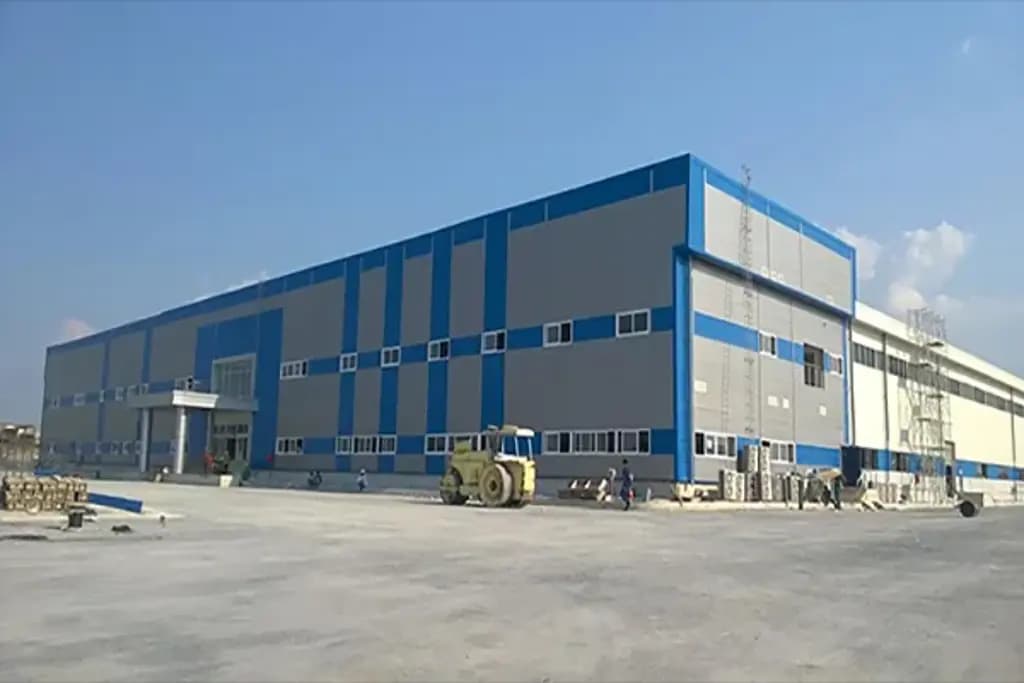 Main-Cho thuê kho xưởng KCN Bàu Bàng, Lai Uyên, Huyện Bàu Bàng, Bình Dương , 6.200m² | 2.800m² / 3.300m² * 5.400m² • 2.550m² - 3.500m² | 4.400m² / 2.100m²-0