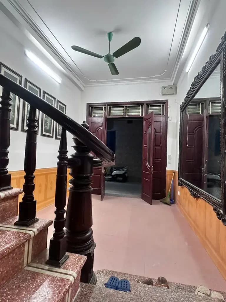 Cho thuê nhà nguyên căn ngõ 207 Xuân Đỉnh - 5 ngủ - Ô tô qua nhà - Hơn 10tr
