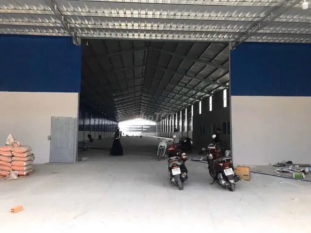 Main-Kho xưởng Thuận An 6000m² Showroom , làm kho sản xuất đường cont-1