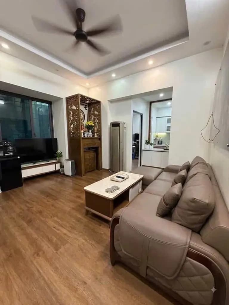 Main-Bán căn hộ Pháp cổ ở phố Huế, 130m2, 3 ngủ, sổ đỏ chính chủ-1