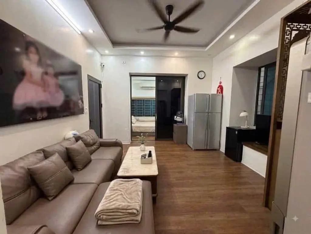 Main-Bán căn hộ Pháp cổ ở phố Huế, 130m2, 3 ngủ, sổ đỏ chính chủ-0