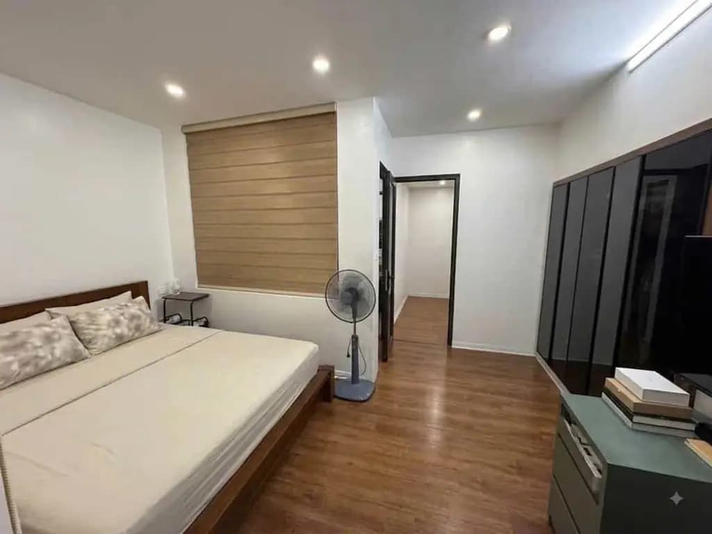 Main-Bán căn hộ Pháp cổ ở phố Huế, 130m2, 3 ngủ, sổ đỏ chính chủ-2