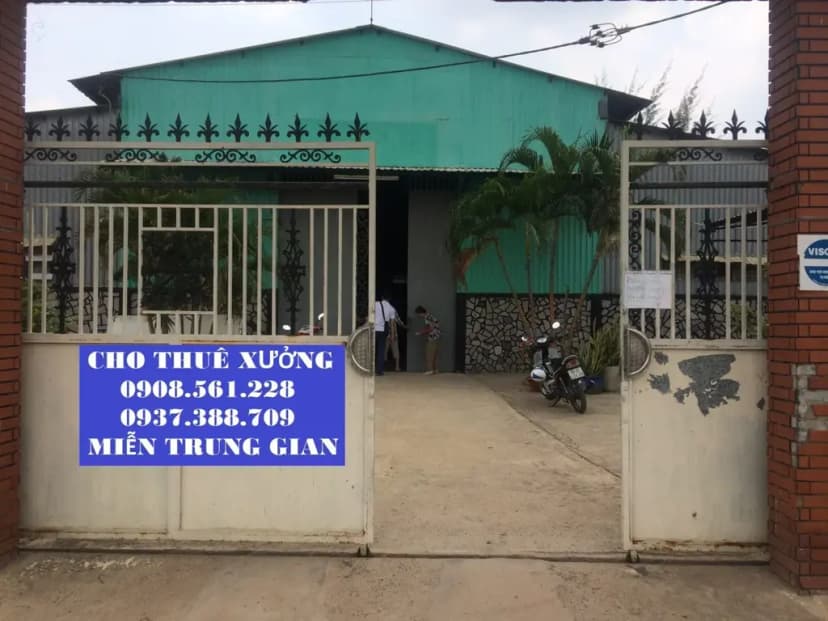 Nhà xưởng cho thuê đường dương công khi, hóc môn dt: 400m giá 15 triêu/tháng lh: 0944977229
