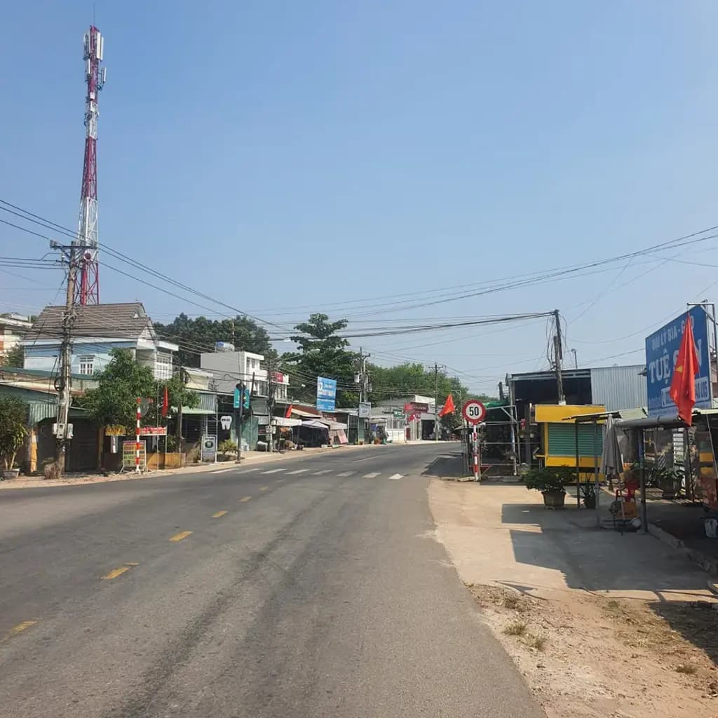 Main-ĐẤT NGỘP 2 LÔ 10X50=500M2 SHR THỔ CƯ SÁT KCN BECAMEX TIỆN XÂY TRỌ GIÁ 450TR-6