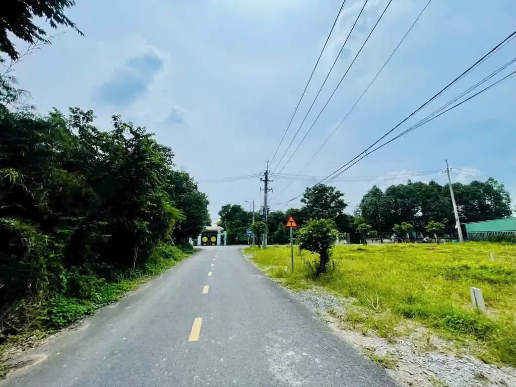 Main-Phước Vĩnh An Củ Chi 955m2 DT 28x31 có 144m2 thổ cư nở hậu nhẹ - mặt tiền đường nhựa - đất vuông vức cực đẹp !!!-1