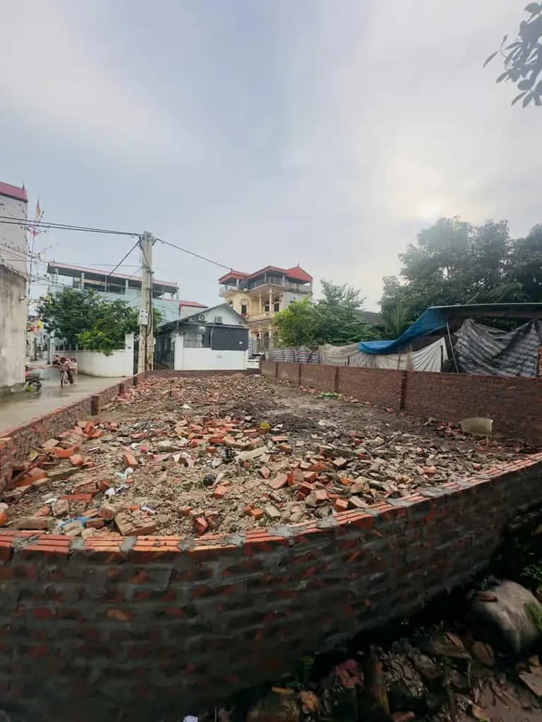 Main-Chính chủ cắt bán 100m2 đất (3 mặt đường) thuộc Khu D - Vinhomes Olympic-1