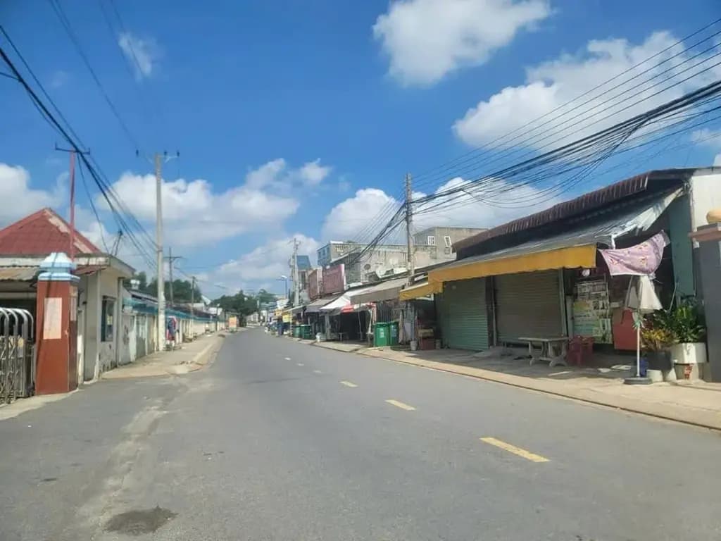 Main-ĐẤT NGỘP 2 LÔ 10X50=500M2 SHR THỔ CƯ SÁT KCN BECAMEX TIỆN XÂY TRỌ GIÁ 450TR-4